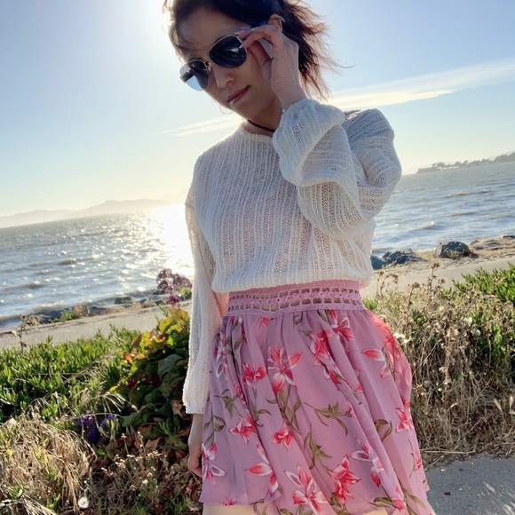 Pink v-top wast trim romper - Picture 4 of 4